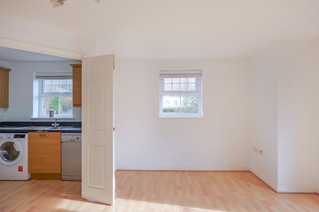 112, Stonemere Drive, Radcliffe photo 3