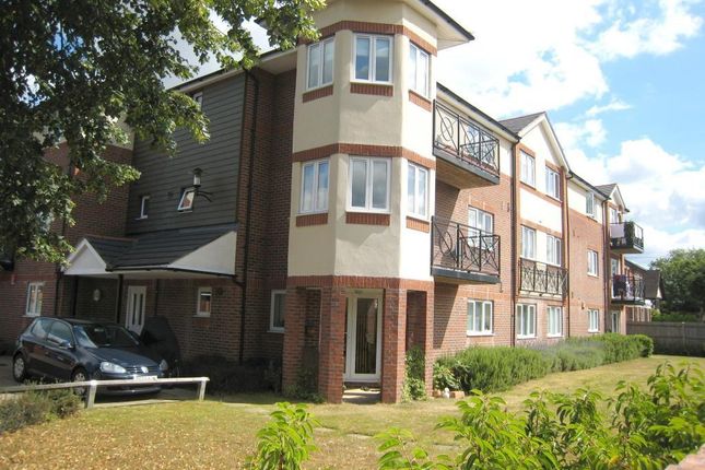 Thumbnail Flat to rent in Powney Road, Maidenhead