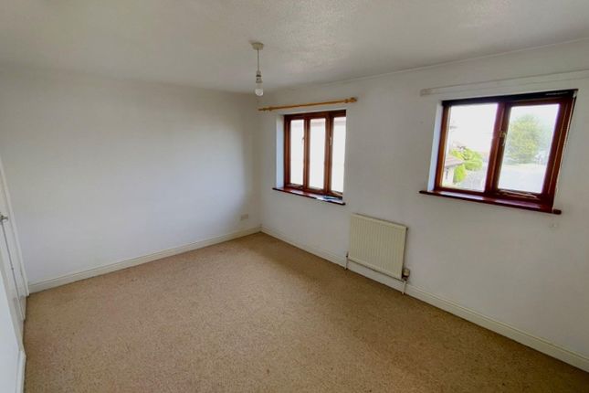 Terraced house to rent in Roskruge Close, Helston