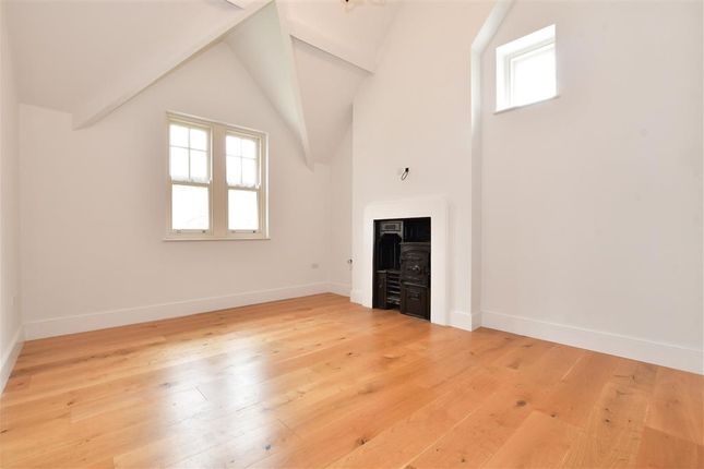 Thumbnail Flat for sale in Johnston Road, Woodford Green, Essex
