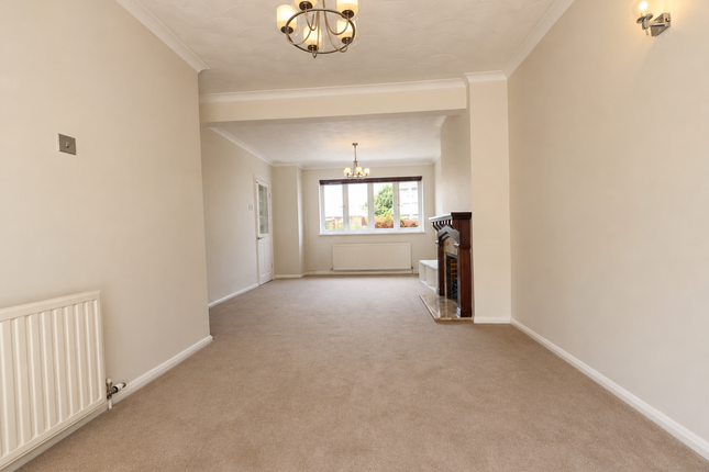 130, Betterton Road, Rainham photo 2