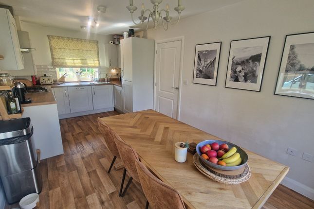 1a Morecombe Way, Fairford photo 3