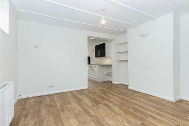 12, Walpole Place, Teddington photo 5