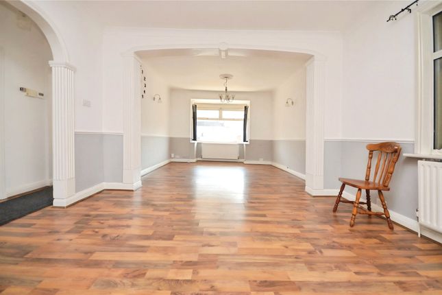 15, Lower Mardyke Avenue, Essex photo 2