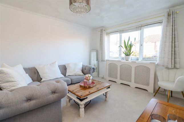 51, Blackbridge Lane, Horsham photo 3