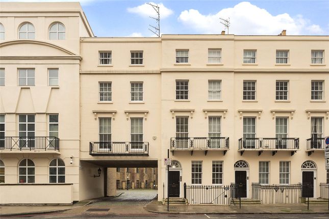 Flat to rent in Albany Street, London