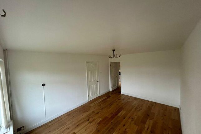 12 Holmes Road, Holmes Road, London photo 3