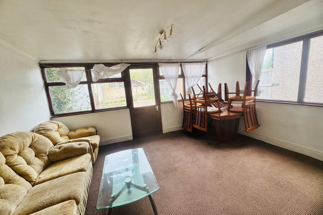 197, Kempton Road, London photo 2