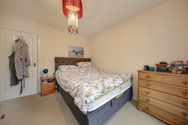 Flat for sale in 16 Wilden Croft, Brimington, Chesterfield