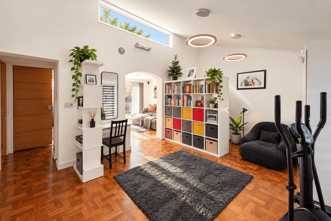 1a Forestdale, LONDON photo 2