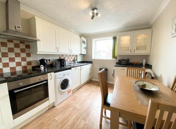 12 Rayford Court, St. Johns Road, Seaford photo 3