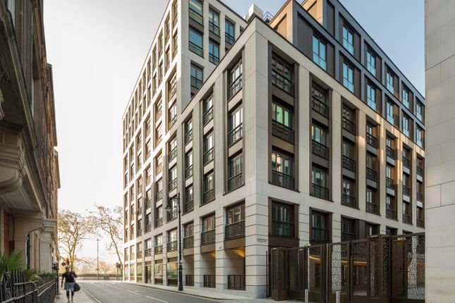 Thumbnail Flat for sale in Clarges, Mayfair, London
