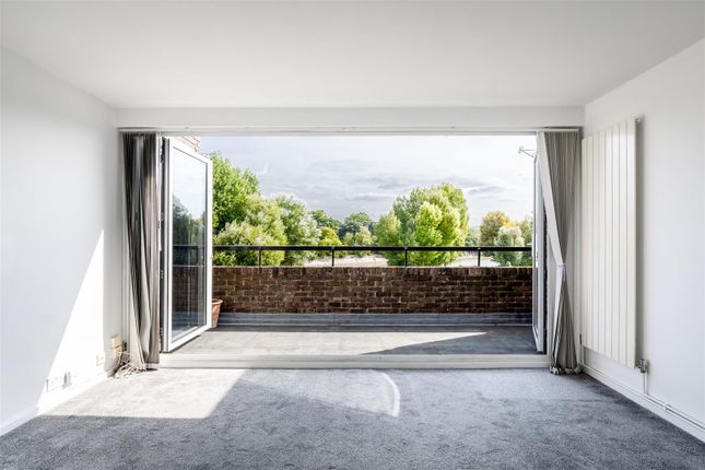 14 Marcus Court-10.Jpg