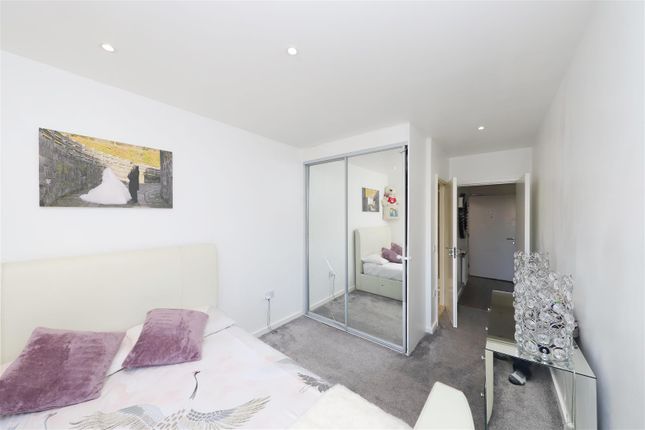 Flat for sale in Clovelly Court, 10 Wintergreen Boulevard, West Drayton