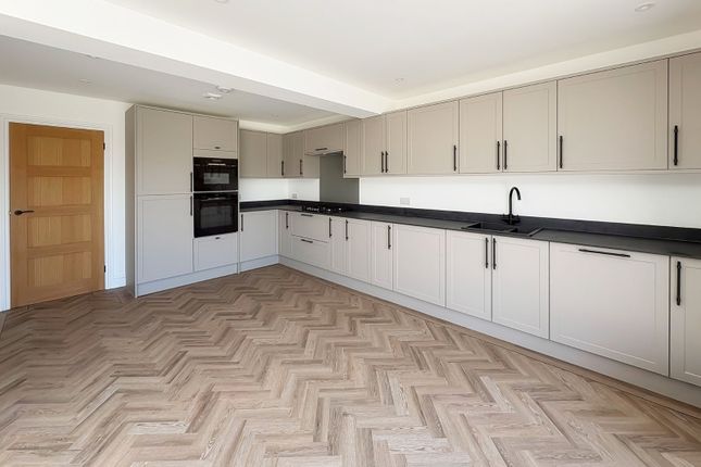 20, Shirley Close, Littlehampton photo 4