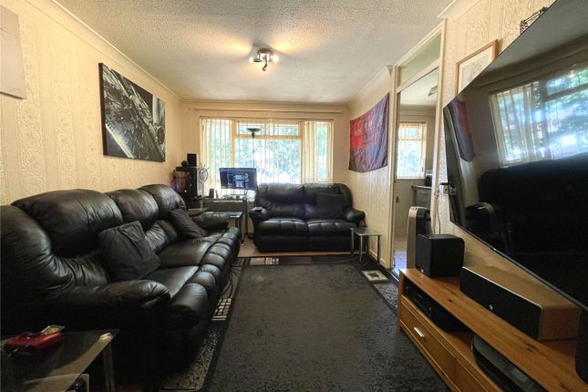 23, Scotts Court, Farnborough photo 4