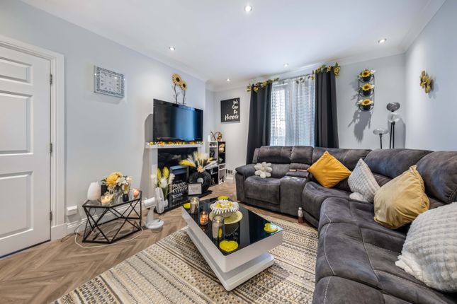 22, Glenclova Terrace, Dundee photo 4