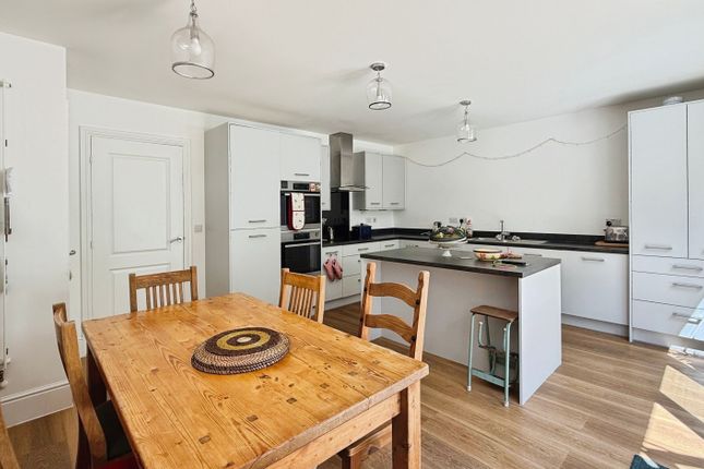 63, Falcon Road, Warminster photo 4