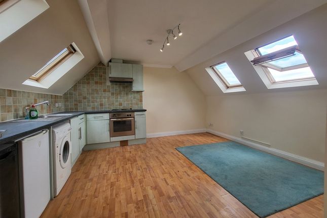 Flat C, 153-155, Uxbridge Road, Hanwell photo 5