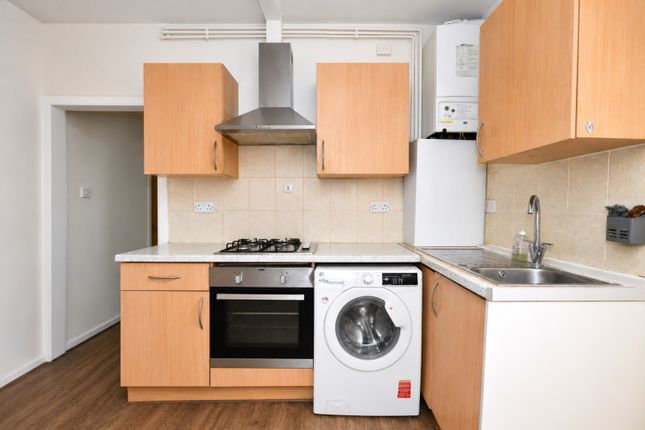 40, Stokes Road, London photo 2