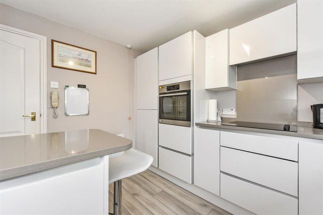 Maisonette for sale in Carters Meadow, Charlton, Andover