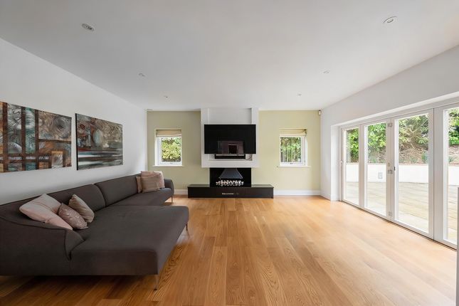 4, Pineneedle Lane, Sevenoaks photo 3