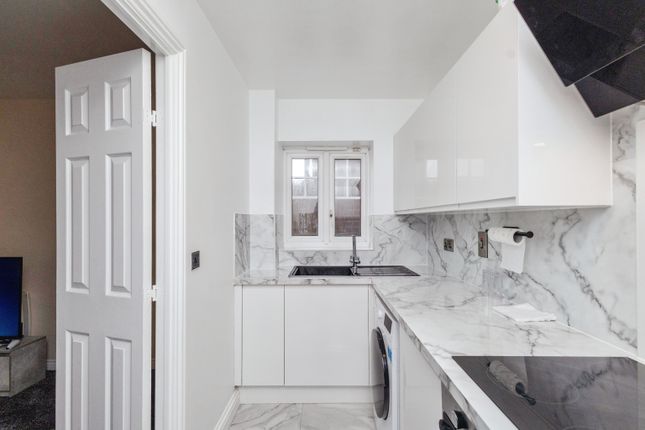 Apartment 1, 16, Kilmaine Avenue, Greater Manchester photo 4