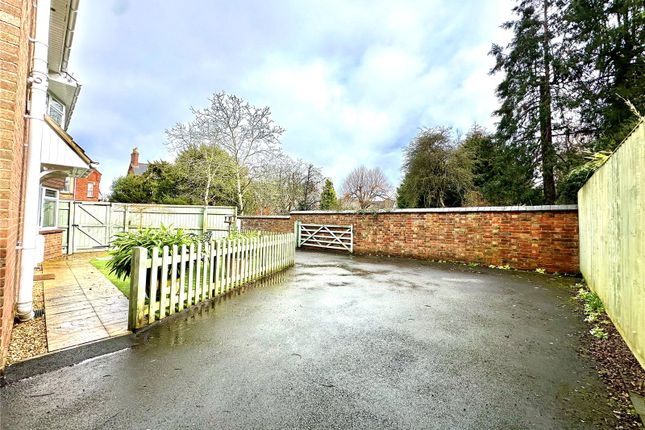 Bath Road, Old Town, Swindon SN1, 2 bedroom end terrace house for sale ...