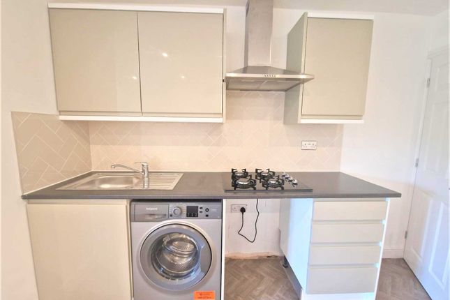 Studio Flat, 7 Derby Road, Derby Road, Luton photo 4