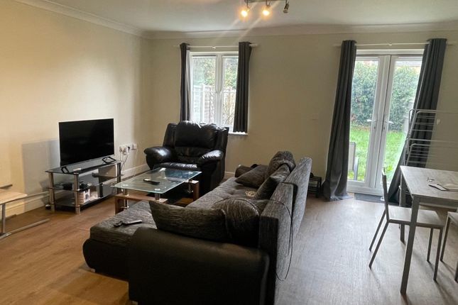 34, Atkinson Street, Peterborough photo 2