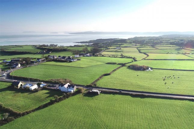 Proximity To Traeth