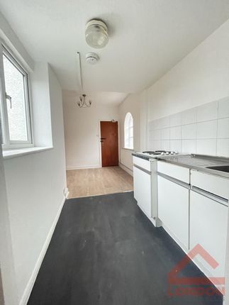 Thumbnail End terrace house to rent in Parchmore Road, Thornton Heath