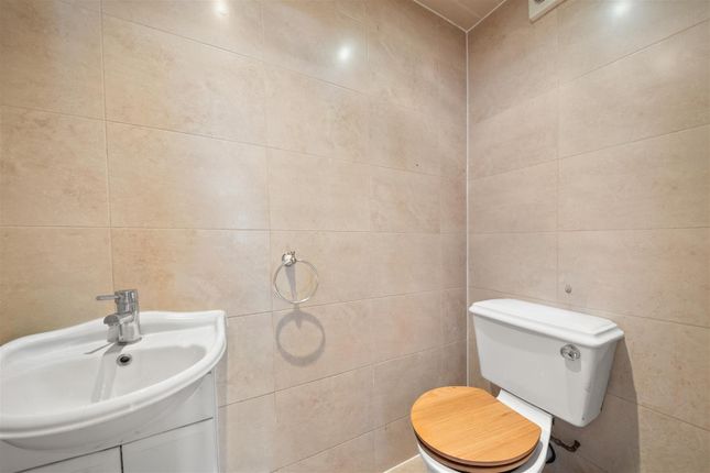 29, The Vale, HOUNSLOW photo 4