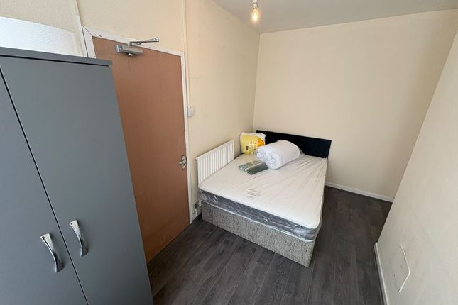 22, Carter Road, Wolverhampton photo 3