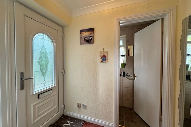 24 Plas Y Fedwen, Pontypridd photo 4