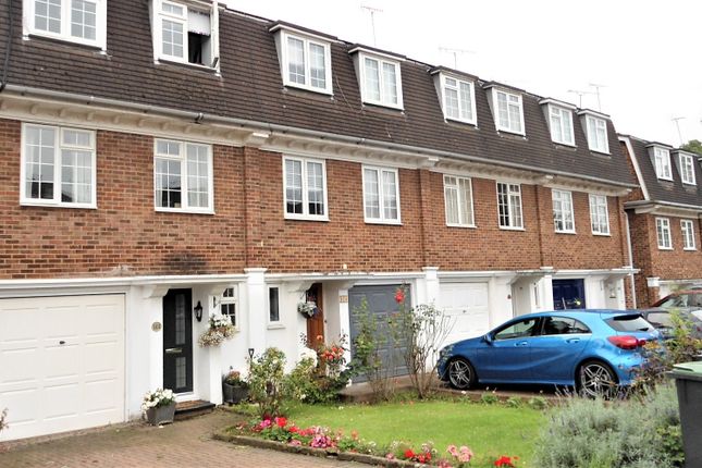 Thumbnail Town house to rent in Lower Park Road, Loughton, Essex
