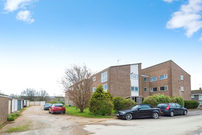 Flat for sale in Sandgate, Swindon, Wiltshire