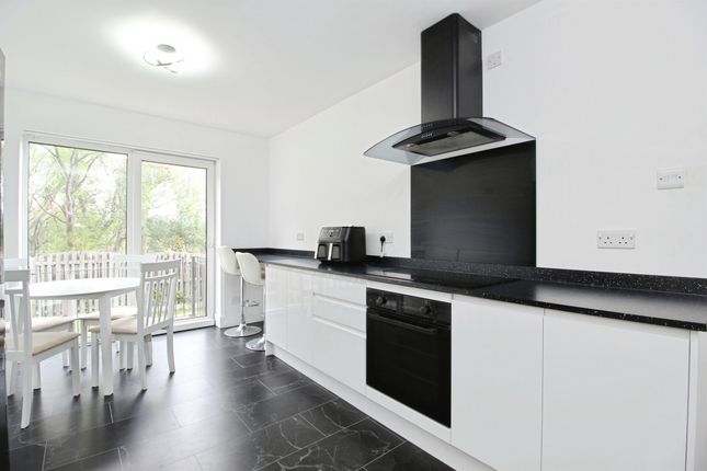 2, Troy Rise, Leeds photo 2