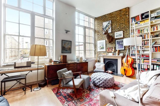 Flat for sale in Chequer Street, London