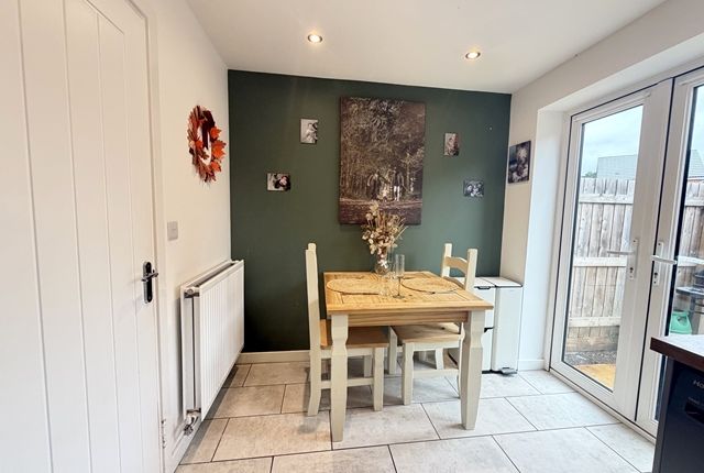 9, Pear Close Devon, Cranbrook photo 4