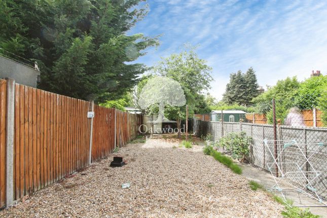 4, Bridge Road, Uxbridge photo 4