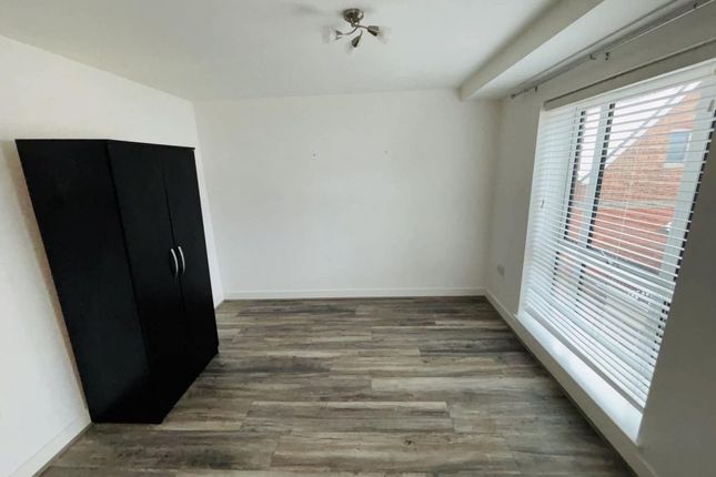 Flat 2, MELVILLE, NEWBURY photo 3
