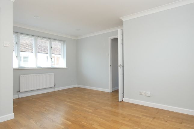 126, Station Road West, Kent photo 4