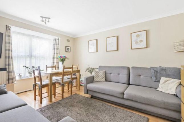 Flat 3, Deerings Court, 91 Oakleigh Road North, London photo 3