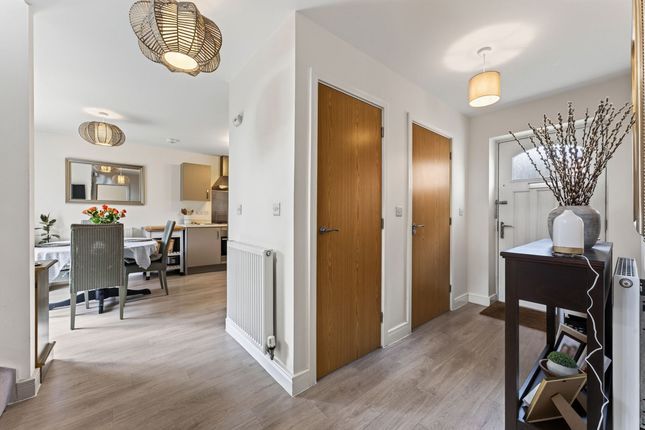 28, Buckby Drive, Burton Latimer photo 4