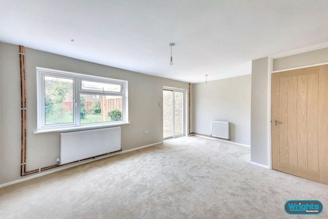 21, White Horse Way, Westbury photo 3