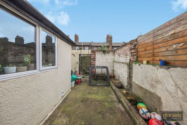 51, Goodhall Street, London photo 4
