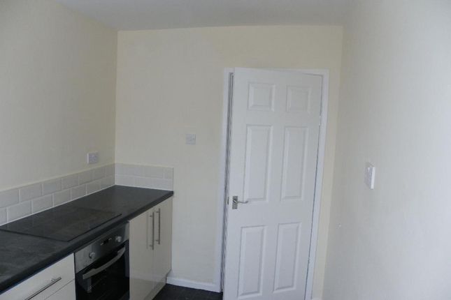 15, Compton Court, Coventry photo 5