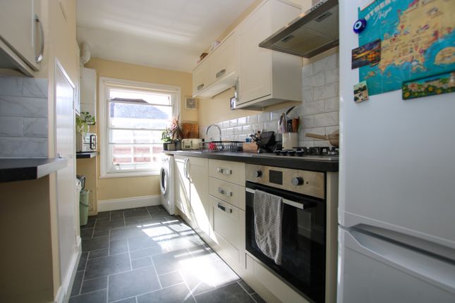Flat 2, Coronation Stables, Station Approach, Newmarket photo 5