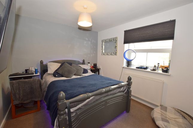 82, Essex Road, Bognor Regis photo 5